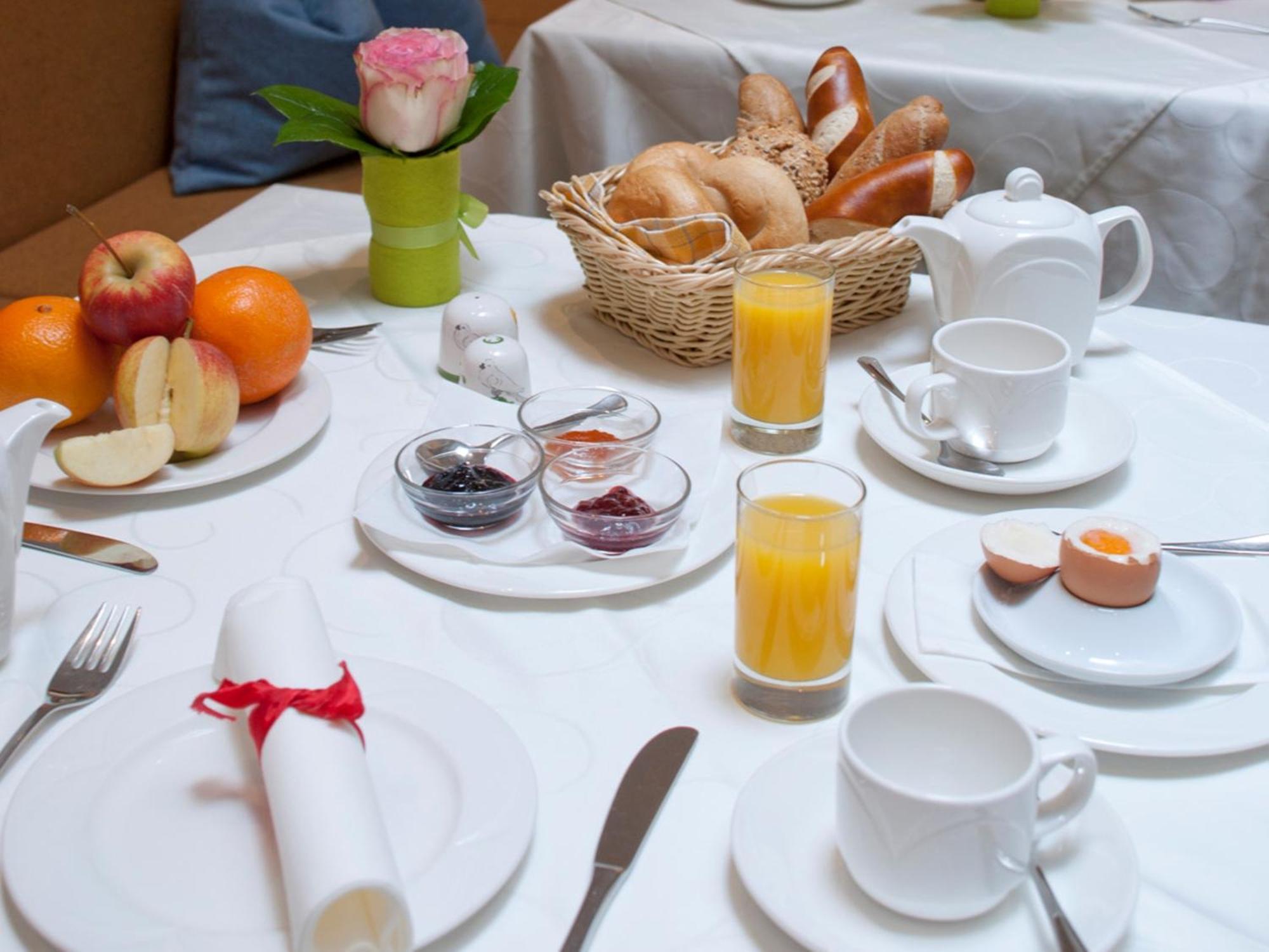 Altstadthotel Weisse Taube 4*